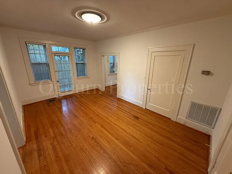 1714 Lynwood Ave — Photo 7