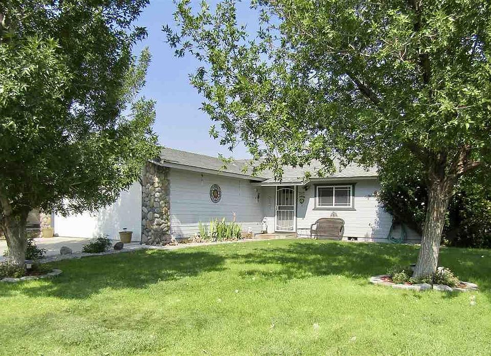 1st image of 212 Rosewood Dr