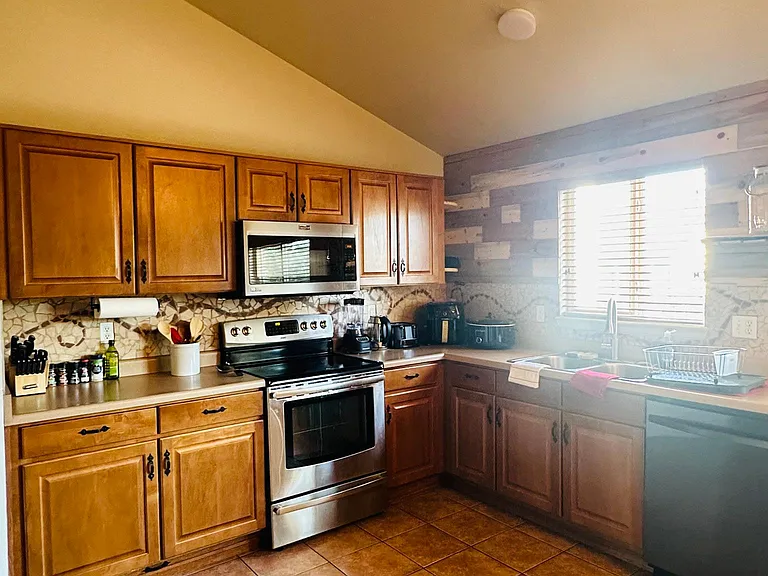 5738 Vermillion Bluffs Dr — Photo 9