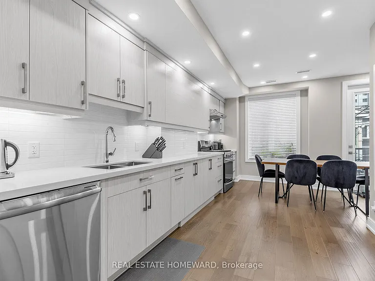 133 Cowan Ave #UPPER — Photo 5