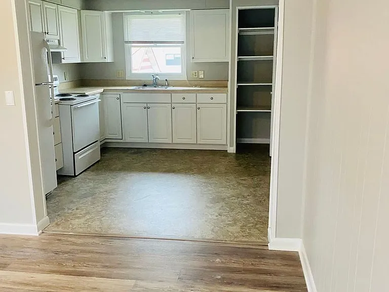 1214 N Grant St — Photo 9