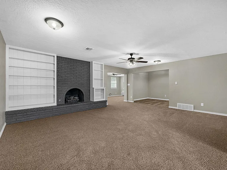 6943 NW Eisenhower Dr — Photo 19