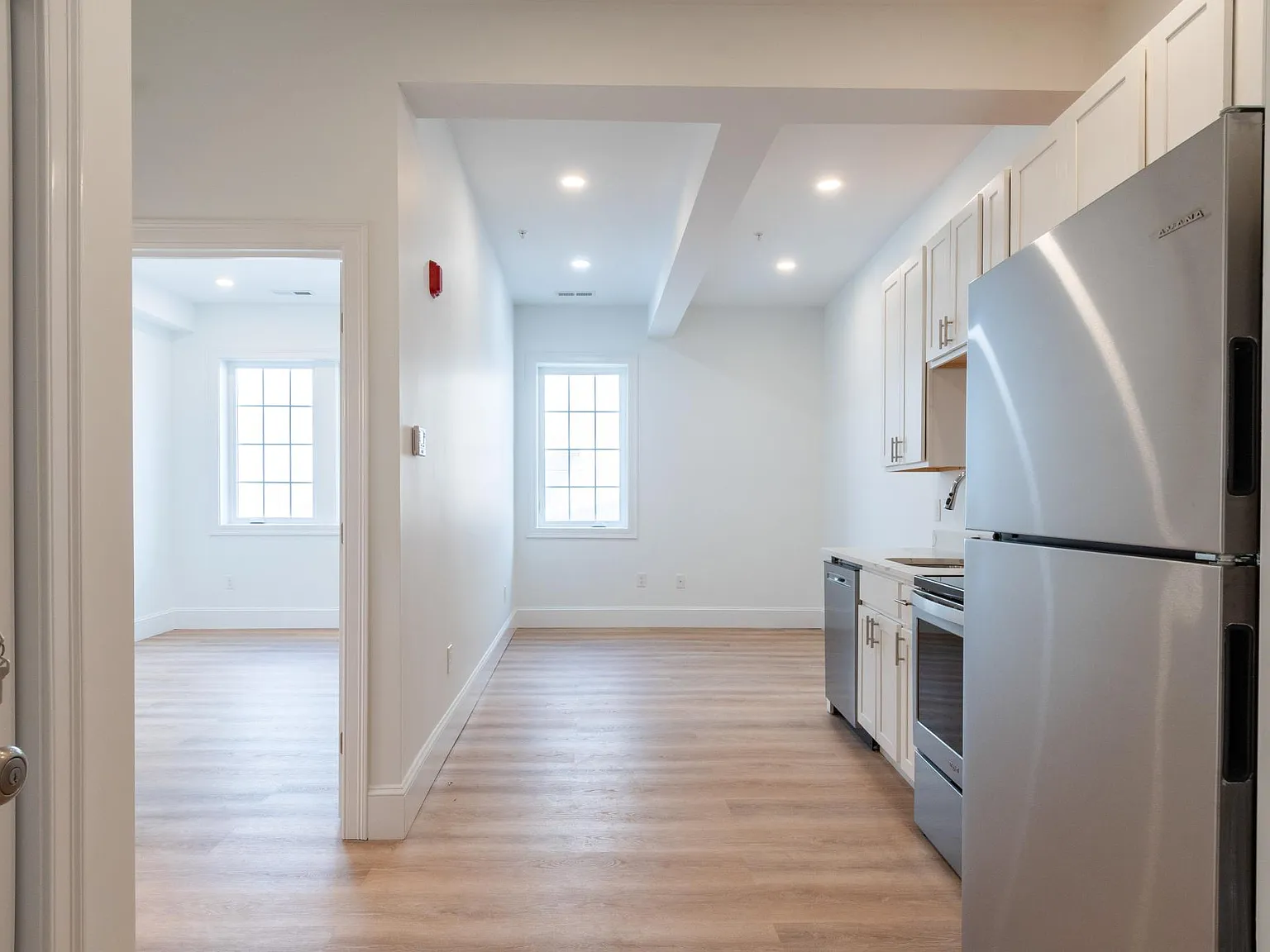 1 bed, 650 sqft, $1,850 — Photo 2
