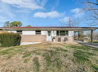 6 Wallach Dr, Fenton, MO 63026