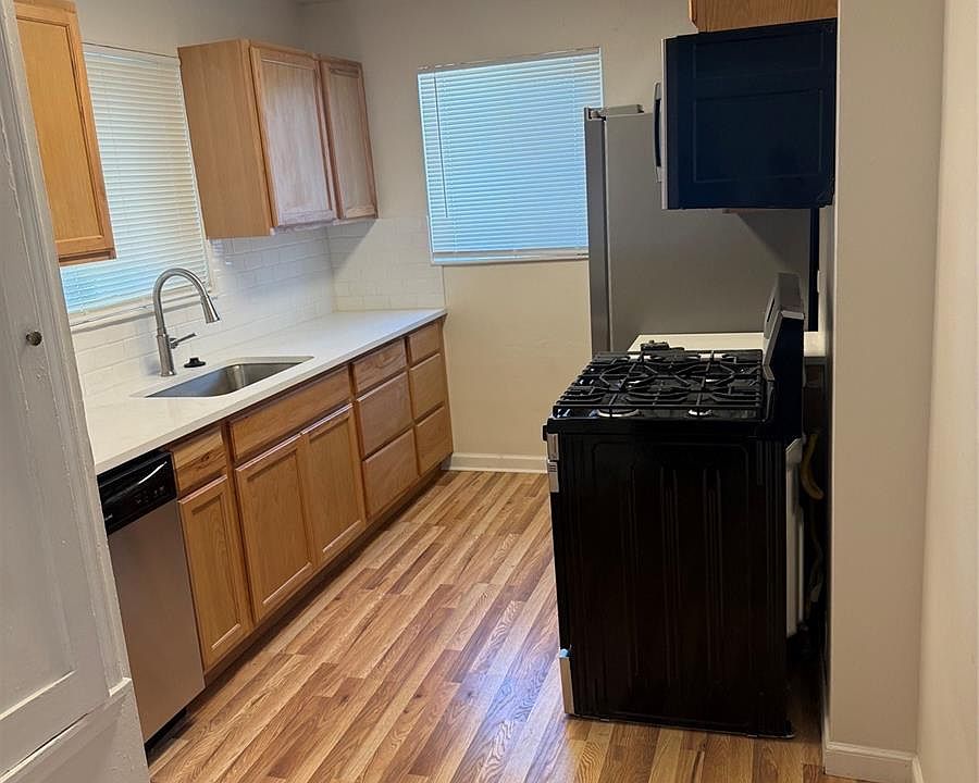 1st image of 3508 Leyden St