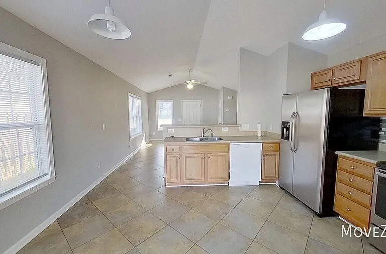 2034 Monroe St — Photo 6