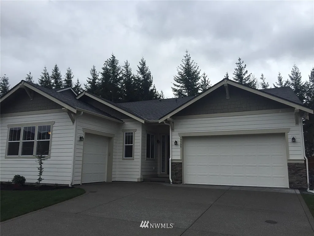 19508 137th Avenue E photo 1