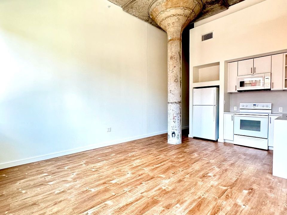 1st image of 1721 Walnut St APT 308