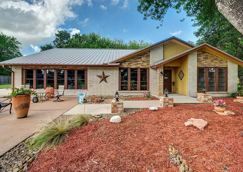 1st image of 5011 Riverview Dr #930