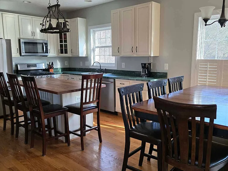 127 Donald Dr — Photo 3