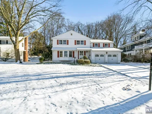 92 Prospect Ter, Tenafly, NJ 07670