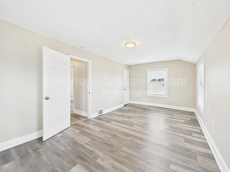 4417 Wayne Ave — Photo 25