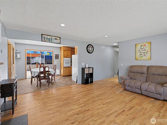 4th image of 546 Rolfs Court