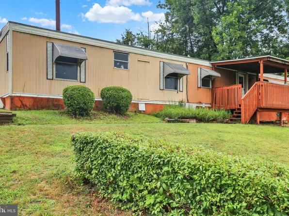 828 Spring City Rd, Phoenixville, PA 19460