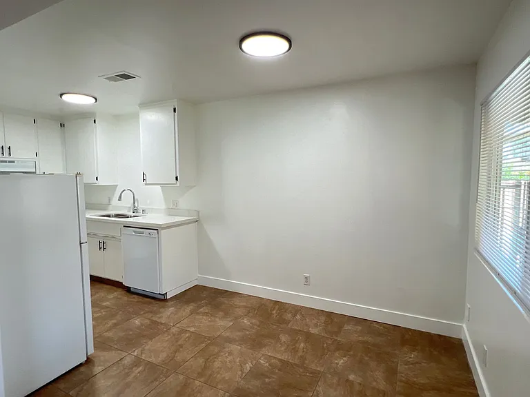 4236 Columbus St — Photo 5