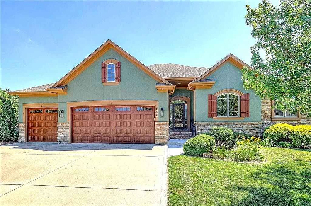 1806 Trail Ridge Dr, Pleasant Hill, MO 64080 | Zillow