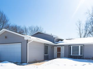 1109 Hecker Dr, Elgin, IL 60120