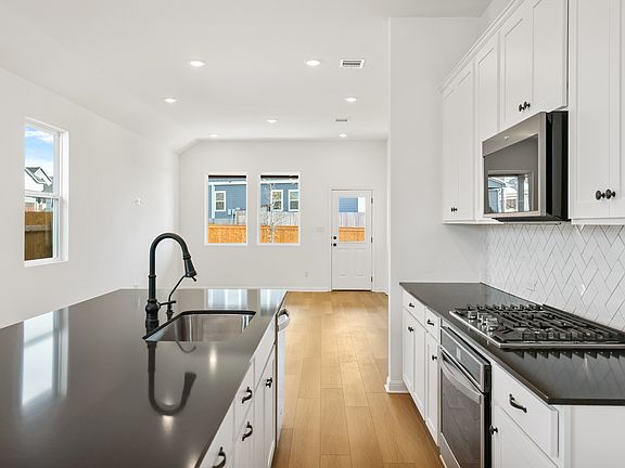 La Cima - Buchanan Interior Image 3