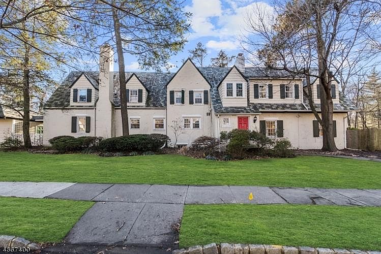 1st image of 550 Grove Ter