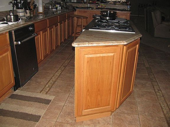 Island with gas cook top gri