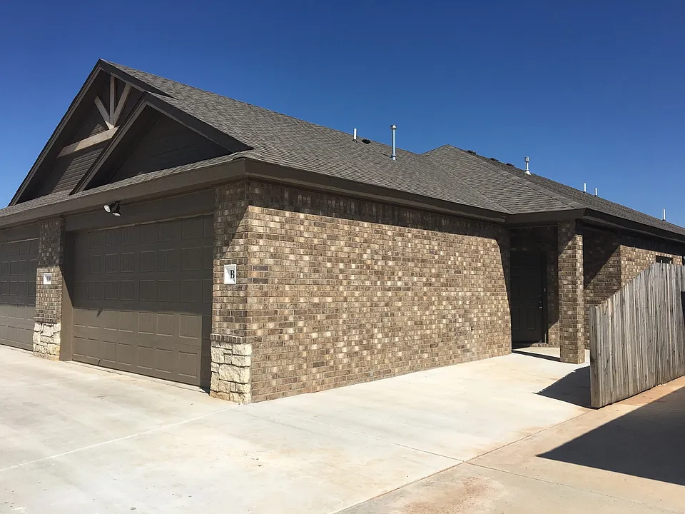 1105 Preston Trl