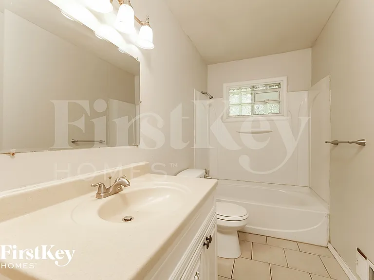 9807 Drury Ave — Photo 11