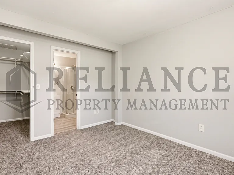 3123 W Douglas Ave — Photo 31