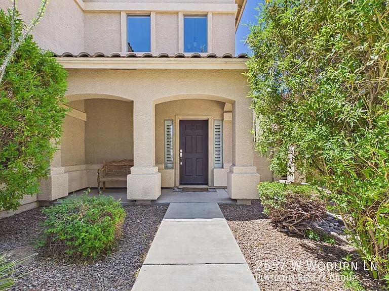 2557 W Woburn Ln — Photo 32