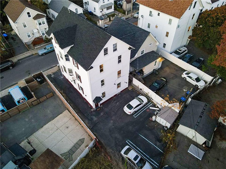 2nd image of 18 Morton St