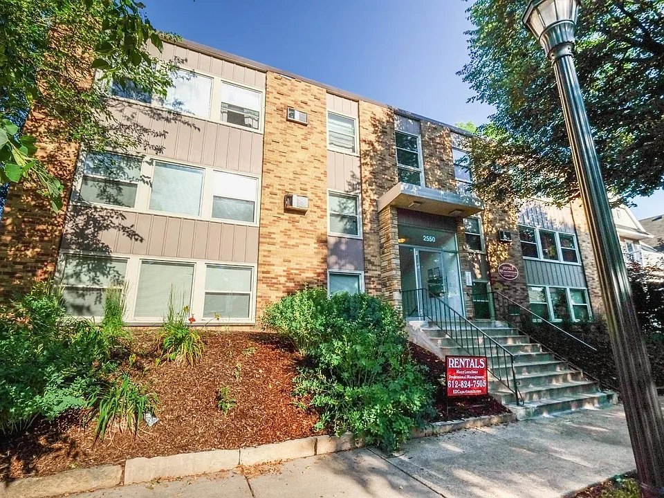 Welcome to Central Lakes of Uptown, where style meets convenience. Enjoy modern living in a beautifully updated community with spacious units and lush greenery. Embrace a vibrant lifestyle todayschedule your tour now!