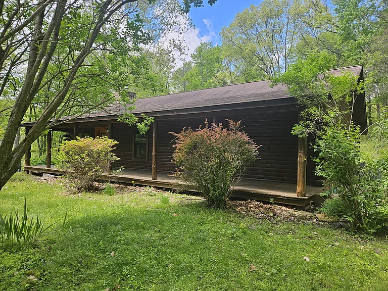 3274 Swans Rd NE — Photo 5