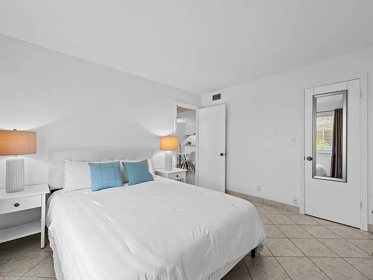 1000 SE 15th St #103 — Photo 10