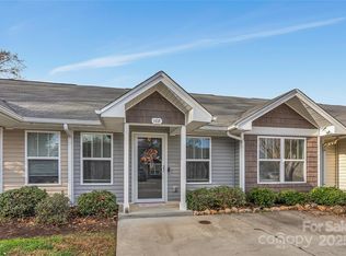 108 Lassiter Ct, Mount Holly, NC 28120