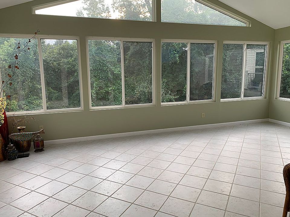 2nd image of 1322 Arbor Bluff Cir