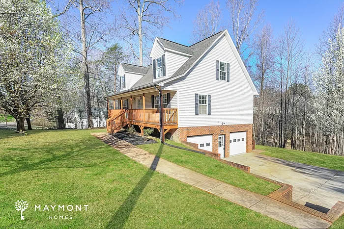 3 bed, 2.5 bath, 1913 sqft, $1,975 — Photo 2
