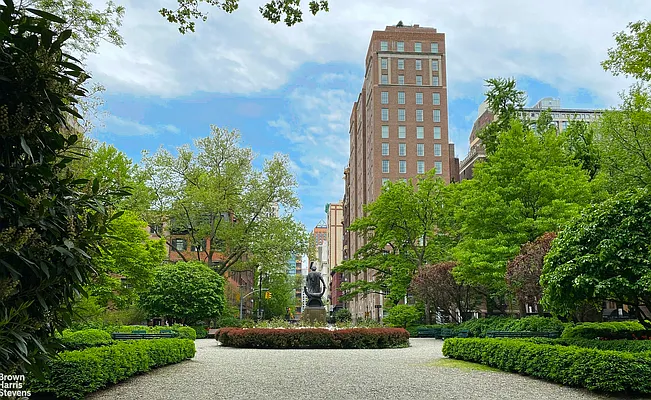 Rented by Brown Harris Stevens | media 26