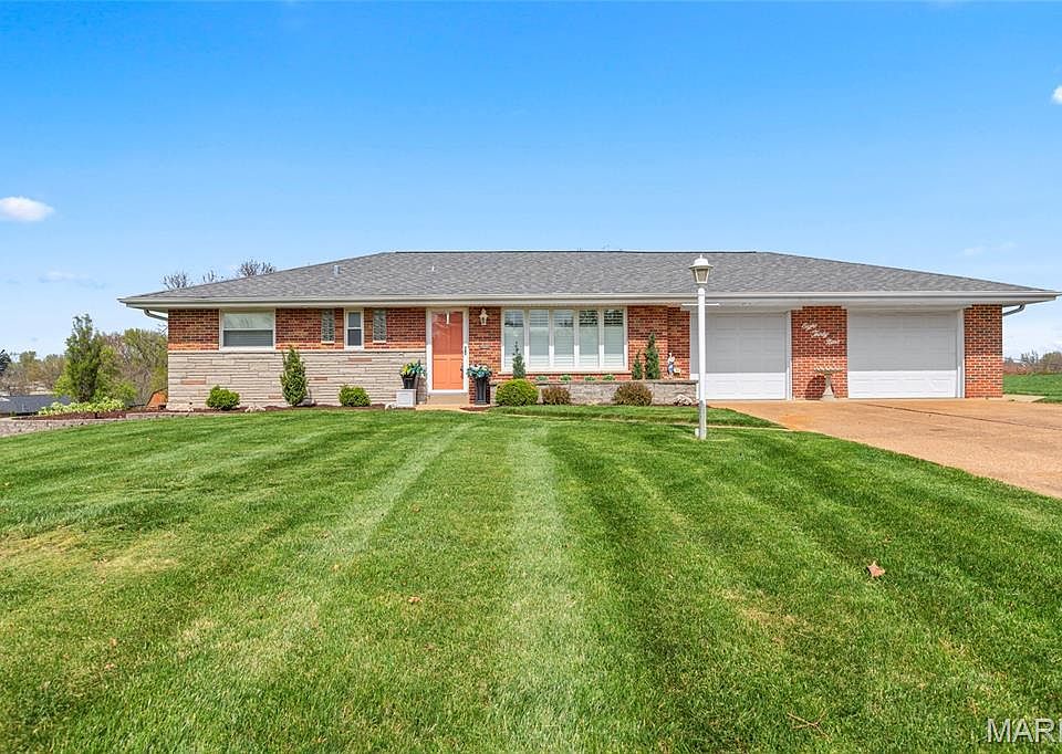 1st image of 839 Meadow Acres Ln