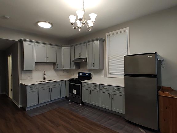 3rd image of 3553 S Damen Ave #1F