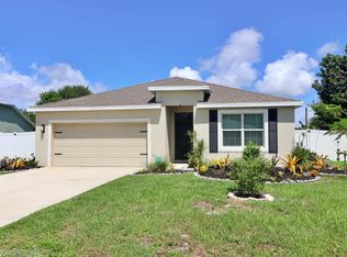 1465 SE Grapeland Ave, Port Saint Lucie, FL 34952