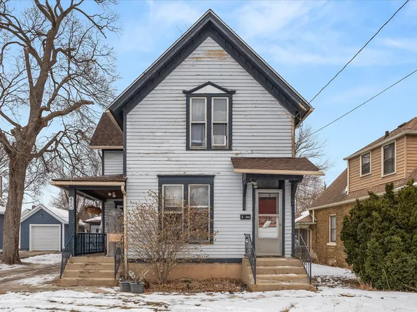 450 Villa St, Elgin, IL 60120
