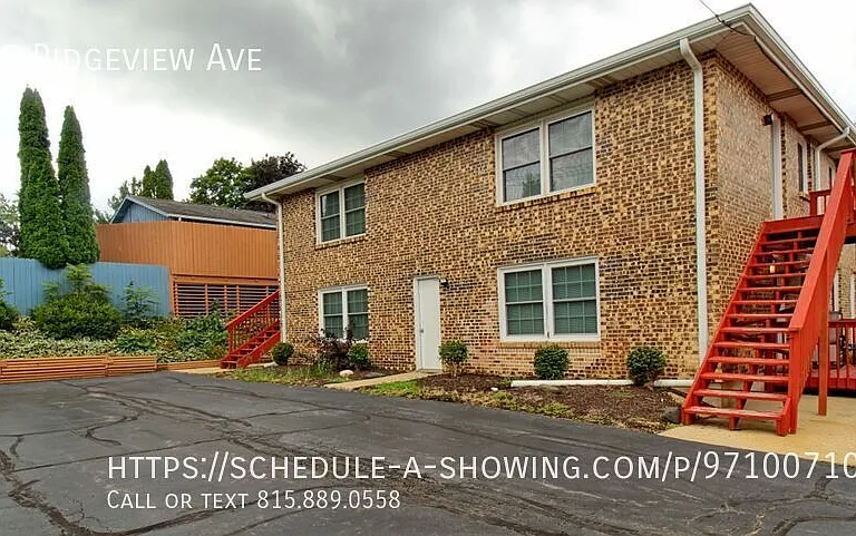 335 Ridgeview Ave — Photo 1