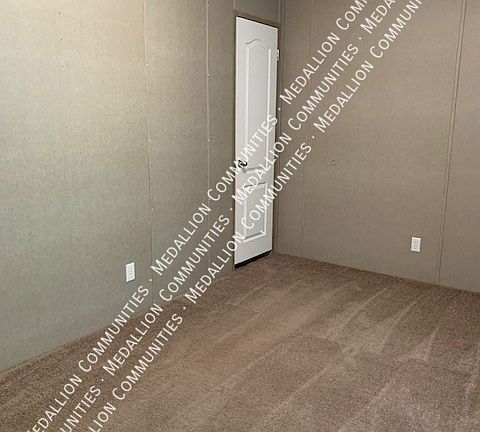 3rd image of 637 Grove Ln