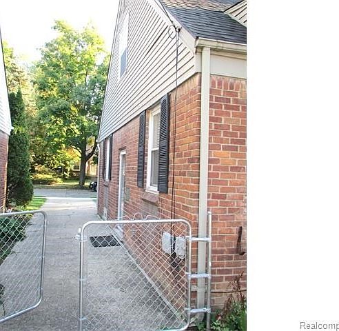 1st image of 2125 E Hudson Ave