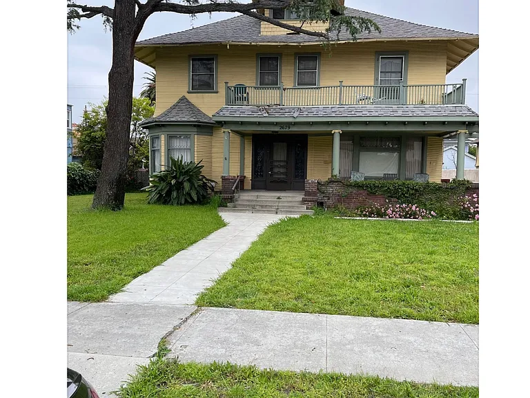 2679 Menlo Ave — Photo 1