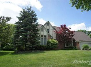 8249 Caribou Trl, Clarkston, MI 48348