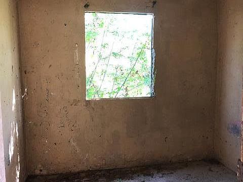 2nd image of 190 Calle C