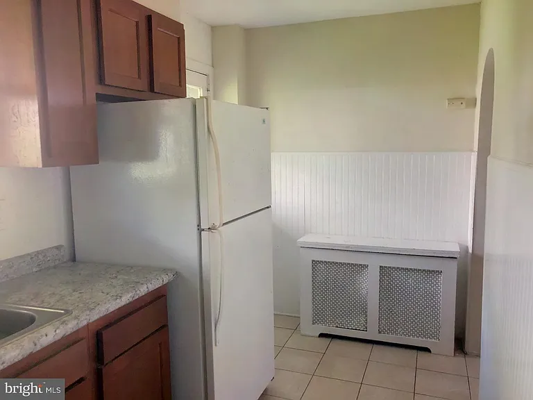 306 Leverington Ave — Photo 9