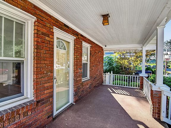 5th image of 3006 Hartzer St