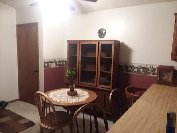3rd image of 11133 Edgewood Cir N