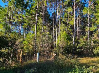 901 NE 6th St, Carrabelle, FL 32322